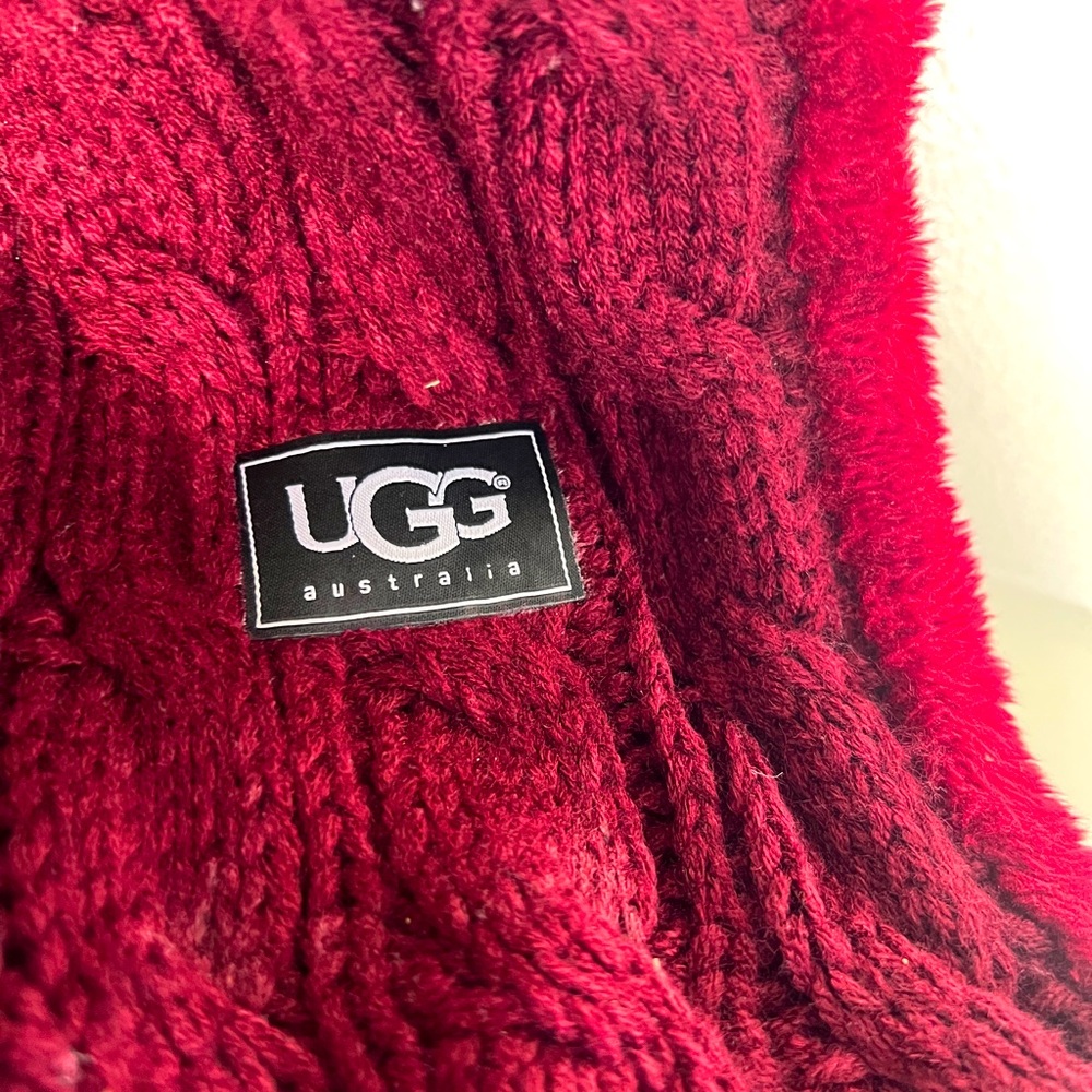 Women’s winter UGG scarf 🧣